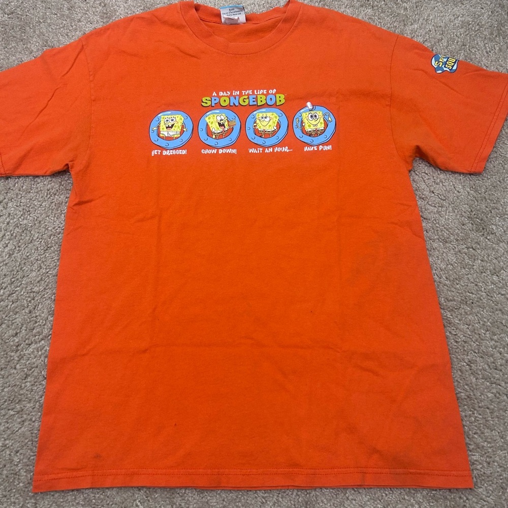 Spongebobb SquarePants vintage y2k “a day in the life” graphic shirt large